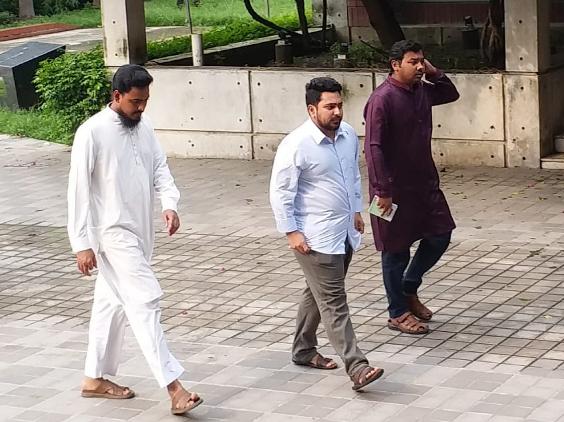 জাতীয় ঐকমত্য কমিশনের দ্বিতীয় পর্যায়ের আলোচনায় যোগ দিতে এসেছেন জাতীয় নাগরিক পার্টির  আহ্বায়ক নাহিদ ইসলাম, সদস্য সচিব আখতার হোসেন ও যুগ্ম আহ্বায়ক সারোয়ার তুষার