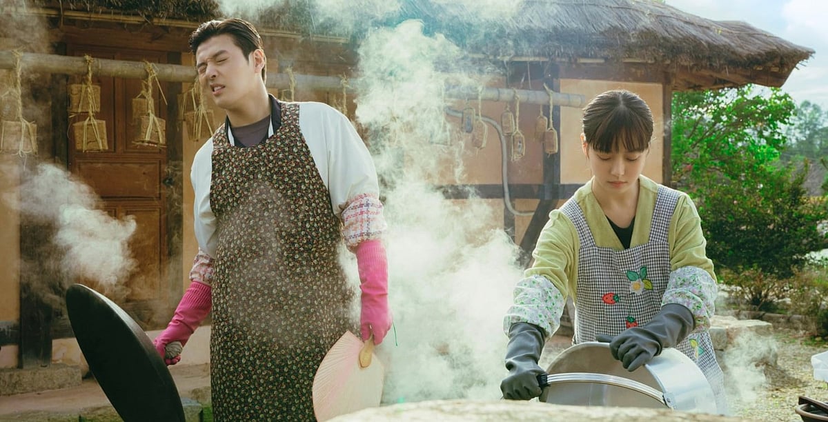 সিরিজের অভিনয় করেছেন কাং হা নেউল ও গো মিন সি