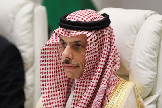 সৌদি আরবের পররাষ্ট্রমন্ত্রী প্রিন্স ফয়সাল বিন ফারহান আল–সৌদ জর্ডানের আম্মানে অনুষ্ঠিত বৈঠকে অংশ নেন। ১ জুন ২০২৫