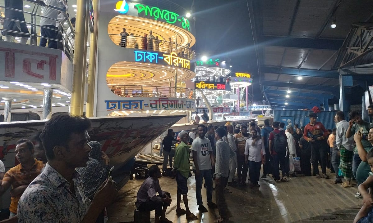 ঈদযাত্রায় আবার জমজমাট হয়ে উঠবে টার্মিনাল। সম্প্রতি বরিশাল নৌবন্দরে