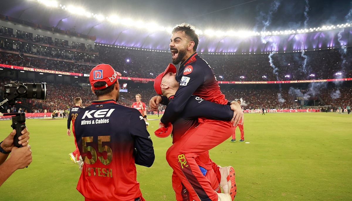 আইপিএল জয়ের পর বিরাট কোহলির বাঁধনহারা উচ্ছ্বাস