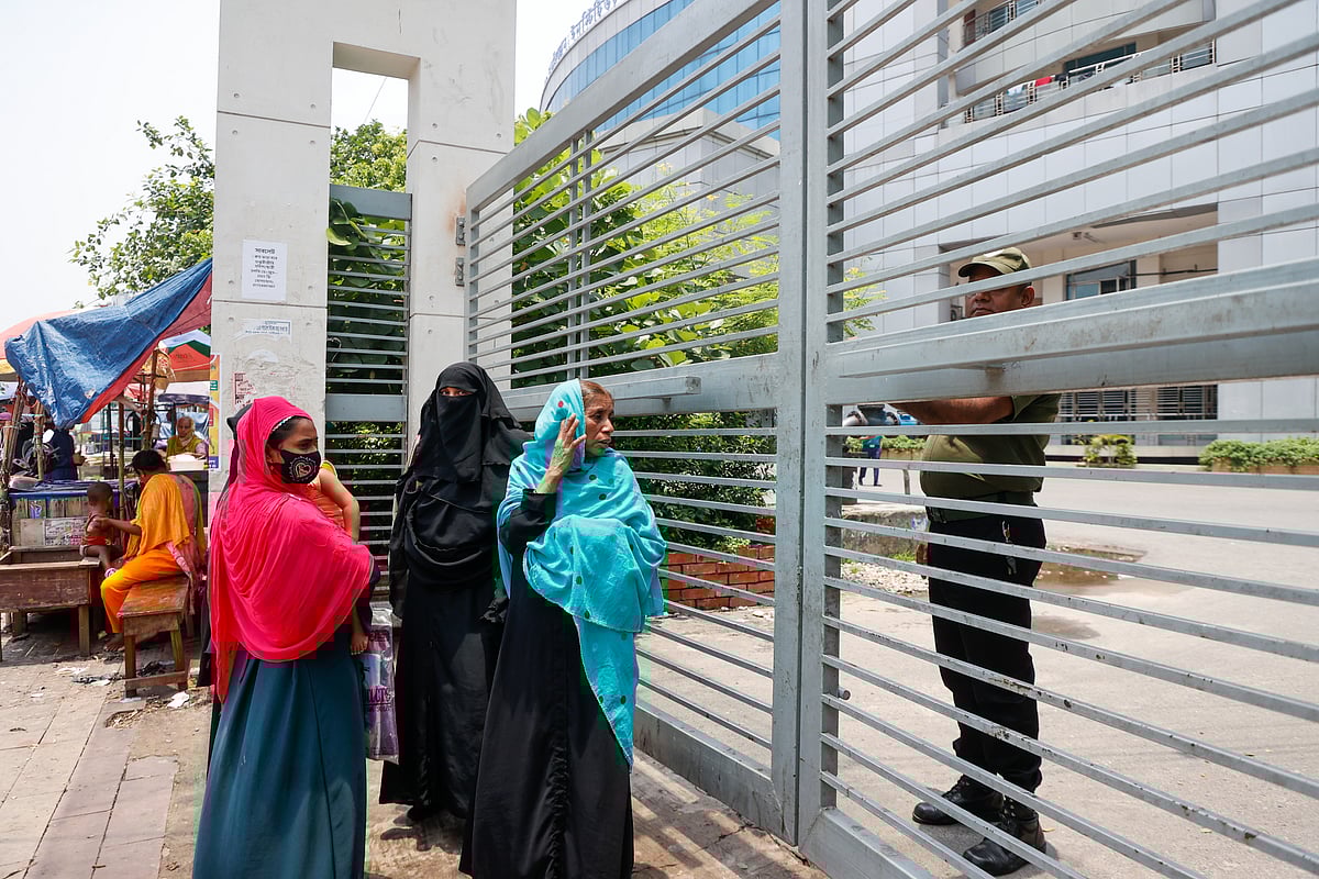 এক সপ্তাহ ধরে চিকিৎসাসেবা বন্ধ রয়েছে জাতীয় চক্ষুবিজ্ঞান ইনস্টিটিউট ও হাসপাতালের। সেবা না পেয়ে ফিরে যাচ্ছেন বিভিন্ন অঞ্চল থেকে আসা রোগীরা। ঢাকা, ৩ জুন ২০২৫