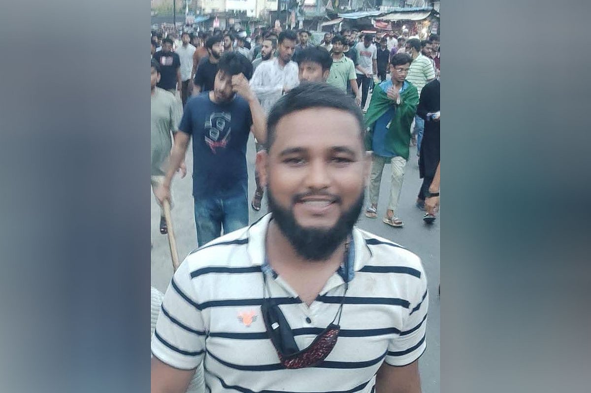 আকাশ চৌধুরী। তাঁর ফেসবুক আইডি থেকে নেওয়া