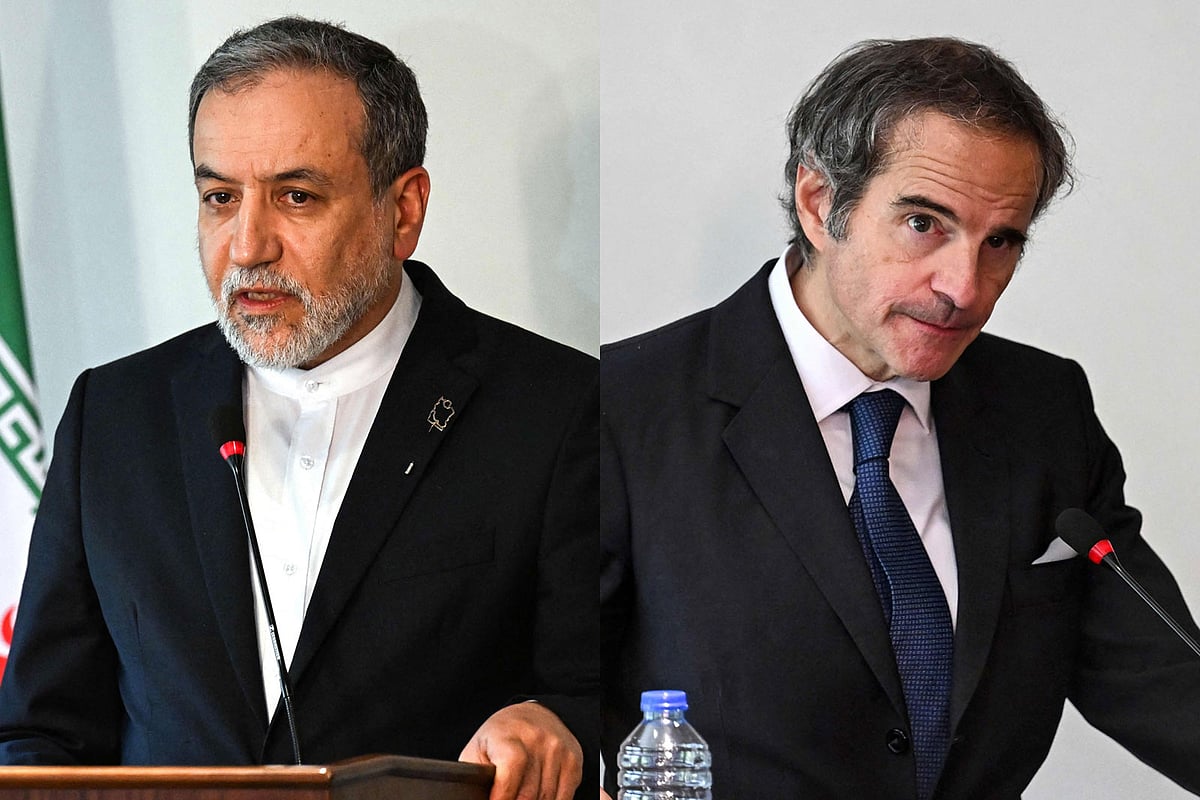 ইরানের পররাষ্ট্রমন্ত্রী আব্বাস আরাগচি (বাঁয়ে) ও আইএইএর মহাপরিচালক রাফায়েল গ্রোসি। কায়রো, মিসর, ২ জুন ২০২৫