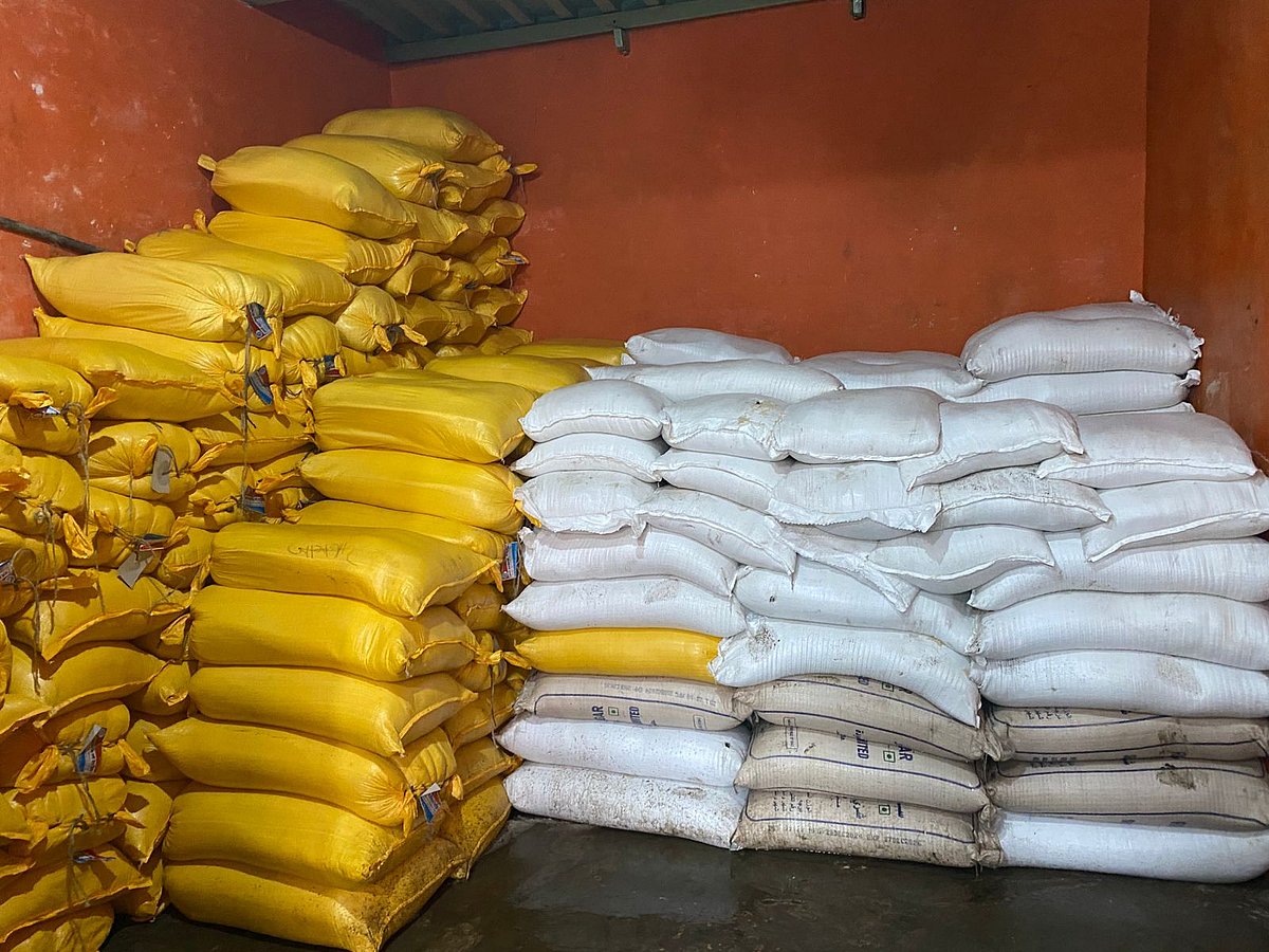 কোরবানির ঈদকে সামনে রেখে নারায়ণগঞ্জ শহরের পাইকারি ব্যবসাকেন্দ্র নিতাইগঞ্জে লবণের চাহিদা বেড়েছে