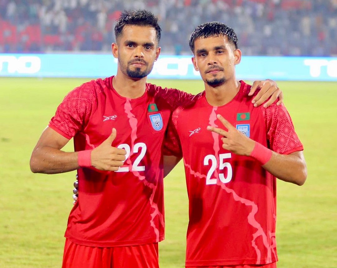 দুই ভাই সাদ উদ্দিন (বাঁয়ে) ও তাজ উদ্দিন