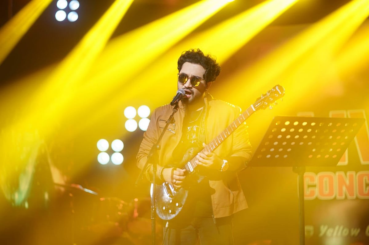 ‘আশিকি’ নাটকের দৃশ্য