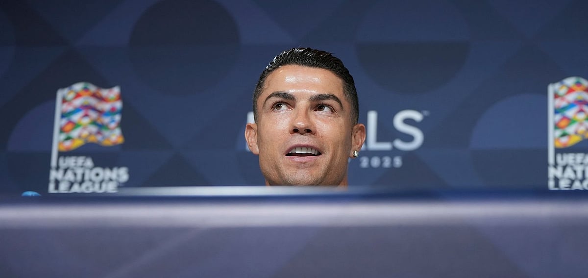 সংবাদ সম্মেলনে ক্রিস্টিয়ানো রোনালদো