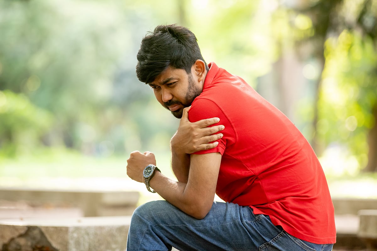 মাসল ক্র্যাম্প বা পেশির খিঁচুনি হয় একাধিন কারণে