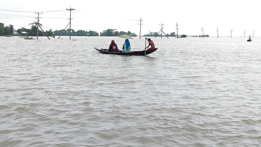 সুনামগঞ্জে গত দুদিন ভারী বৃষ্টি না হওয়ায় নদী ও হাওরে পানি কমছে। আজ রোববার দুপুরে দেখা হাওরের ইসলামপুরে
