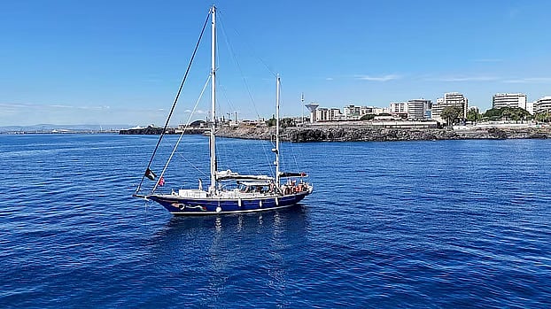 ইতালির সিসিলি দ্বীপ থেকে এফএফসির ত্রাণবাহী জাহাজ ‘ম্যাডলিনে’ চড়ে রওনা হন গ্রেটা থুনবার্গসহ ১২ মানবাধিকারকর্মী