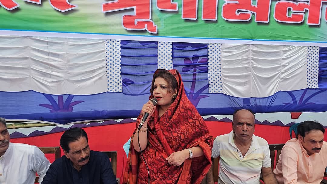 ফরিদপুরের নগরকান্দা ও সালথা উপজেলা বিএনপি নেতা-কর্মীদের নিয়ে ঈদ পুনর্মিলনী অনুষ্ঠানে বক্তব্য দেন বিএনপির সাংগঠনিক সম্পাদক শামা ওবায়েদ। আজ দুপুরে লস্করদিয়া আতিকুর রহমান উচ্চবিদ্যালয়ের মাঠে