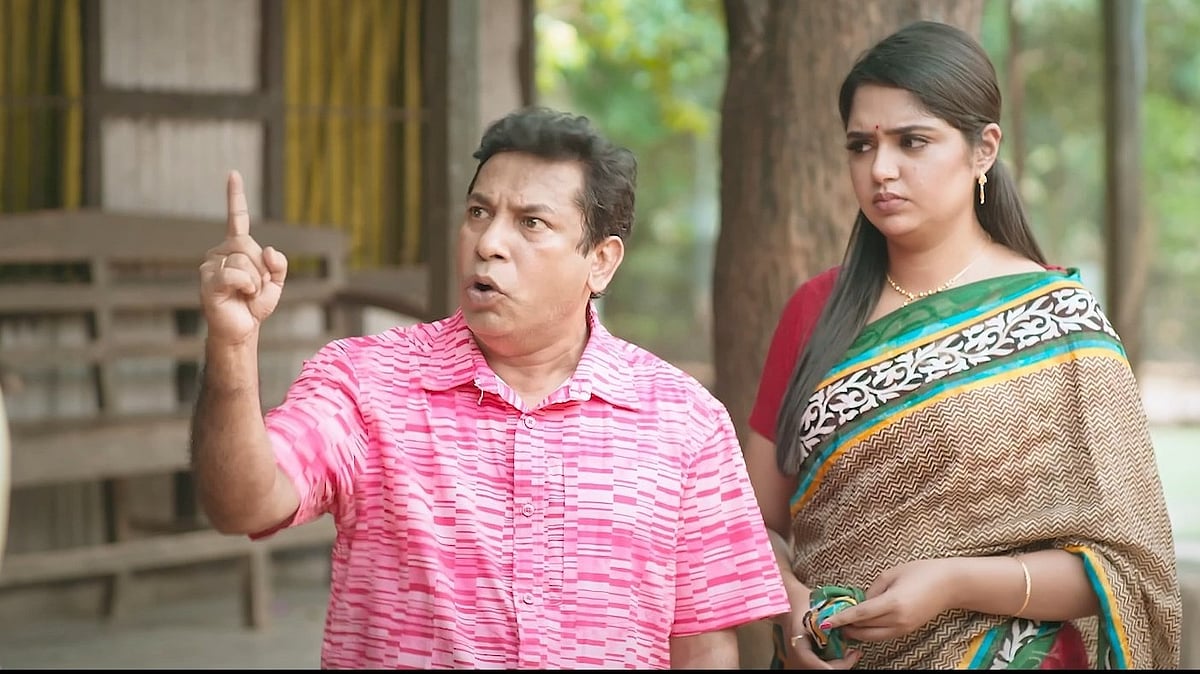 ‘জামাই বেশি বোঝে’ নাটকের দৃশ্য। ছবি: চ্যানেল আইয়ের সৌজন্যে