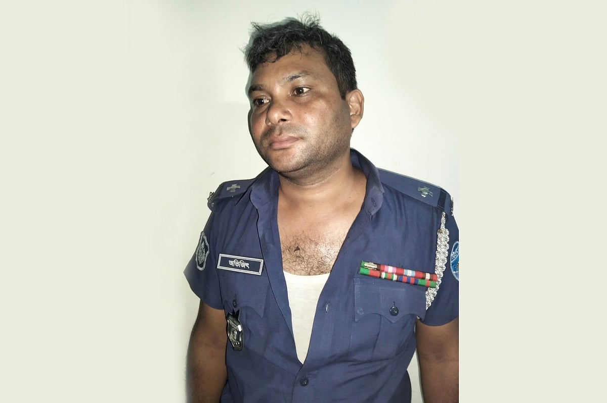 হামলায় আহত পুলিশের এএসআই অভিজিৎ বড়ুয়া