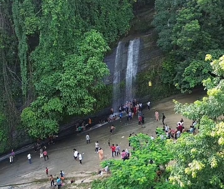 রিসাং ঝরনা