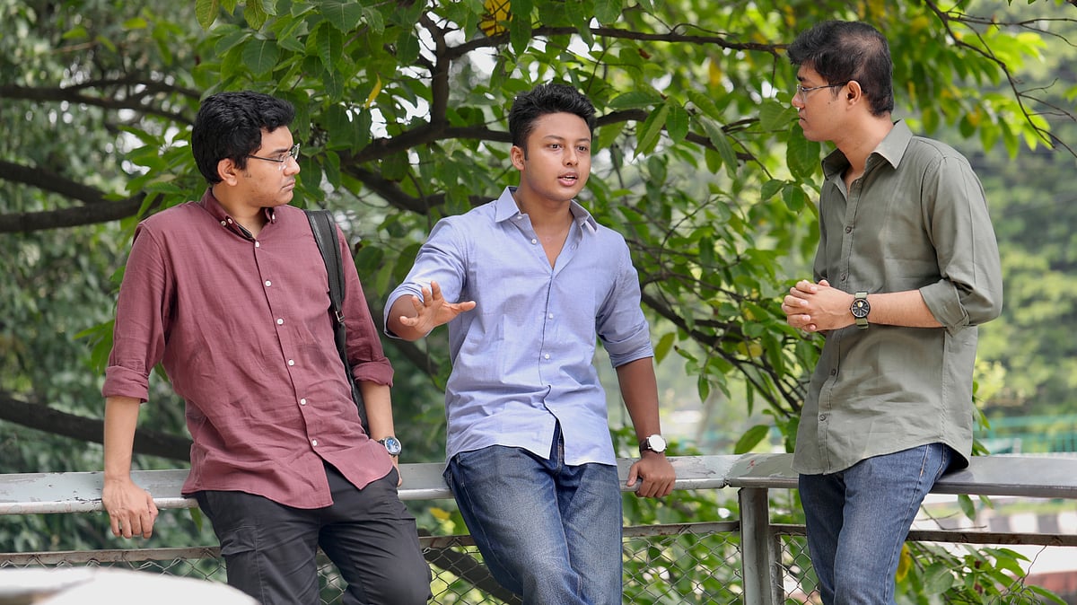 একজন কনভারসেশনাল নার্সিসিস্ট অন্যের সামনে নিজেকে জাহির করতে পছন্দ করেন