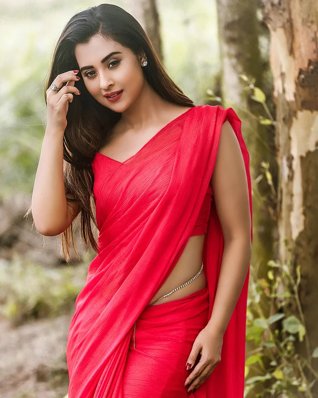 Ot poygasi haqida porno film