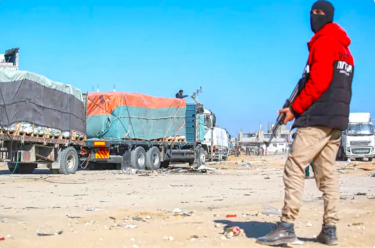 ইসরায়েলের ভাড়াটে অস্ত্রধারীরা মানবিক ত্রাণ লুট করে হামাসের ওপর দায় চাপায়