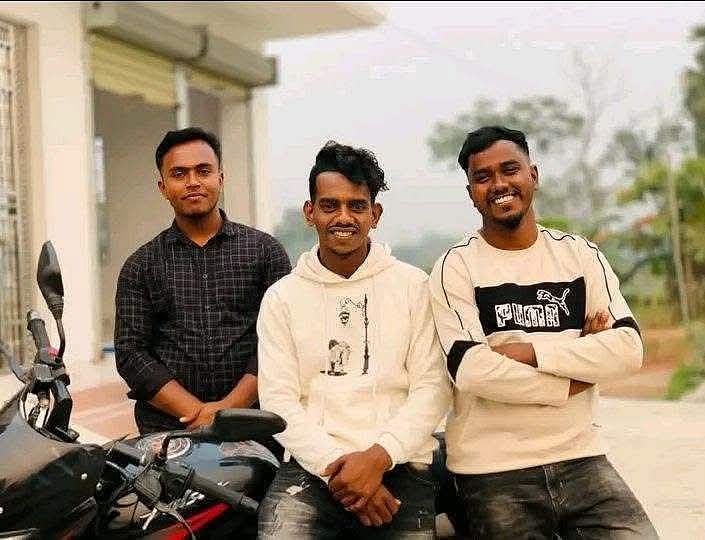 সড়ক দুর্ঘটনায় নিহত  অপু (বাঁয়ে) , সাইফুল ও আশিক