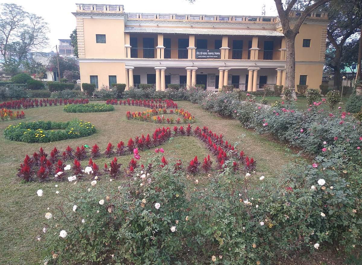 সিরাজগঞ্জের শাহজাদপুরে রবীন্দ্র কাছারিবাড়ি