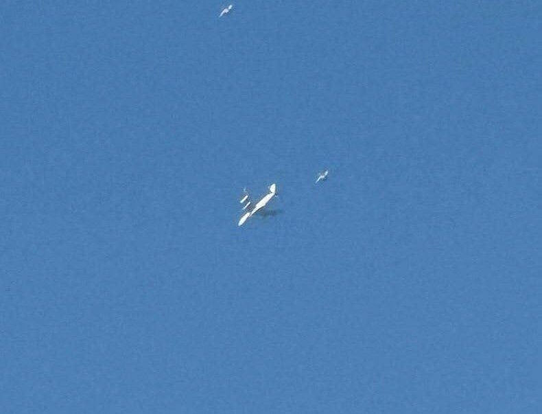 ইসরায়েলি গণমাধ্যমে প্রকাশিত ছবিতে দেখা যাচ্ছে, প্রধানমন্ত্রী বেনিয়ামিন নেতানিয়াহুর বিমান দখলকৃত এলাকা থেকে বের হয়ে অজানা গন্তব্যের পথে যাত্রা করছে