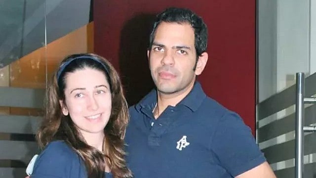 সঞ্জয় কাপুরের সঙ্গে কারিশমা কাপুর। এক্স থেকে