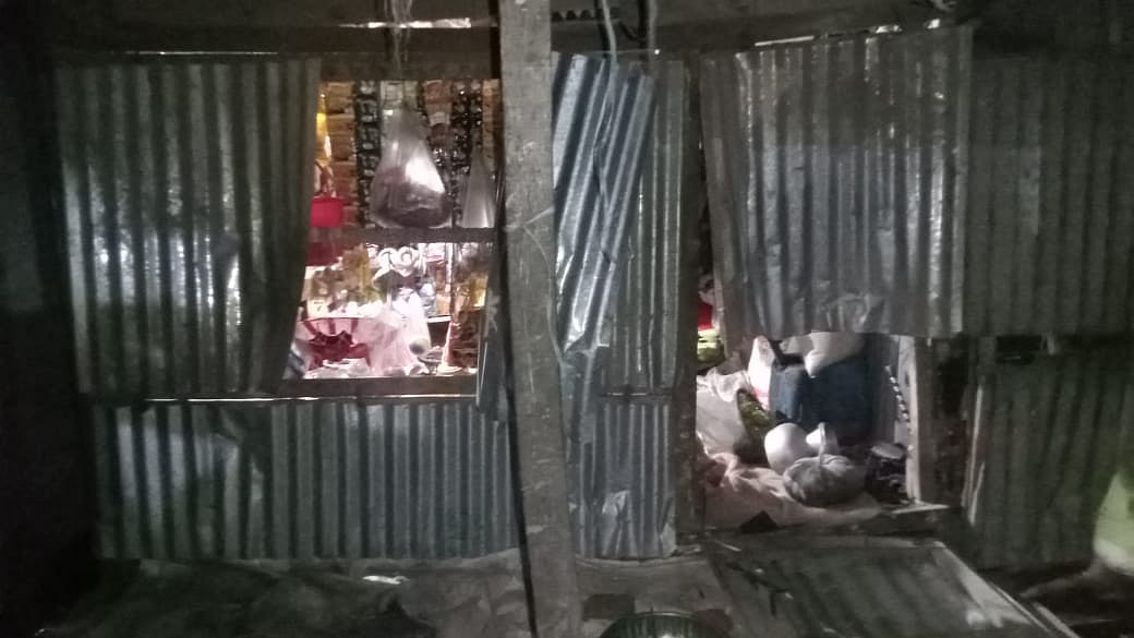 মাদারীপুর সদরে দুই পক্ষের সংঘর্ষে কয়েকজন আহত হয়েছেন। এছাড়া বাড়ি, দোকানপাট ভাংচুর করা হয়। গতকাল বৃহস্পতিবার সন্ধ্যা