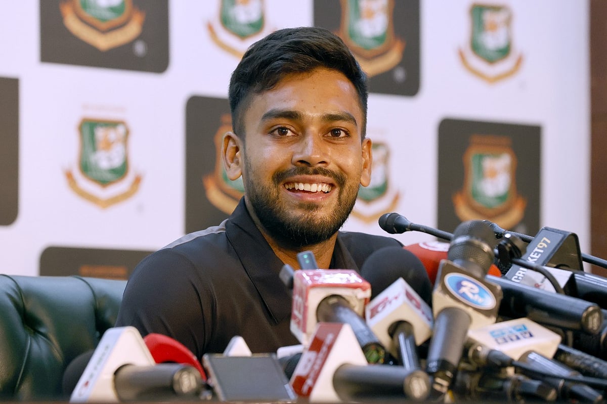 শেরে বাংলা স্টেডিয়ামে আজ সংবাদ সম্মেলনে ওয়ানডে অধিনায়ক মেহেদী হাসান মিরাজ