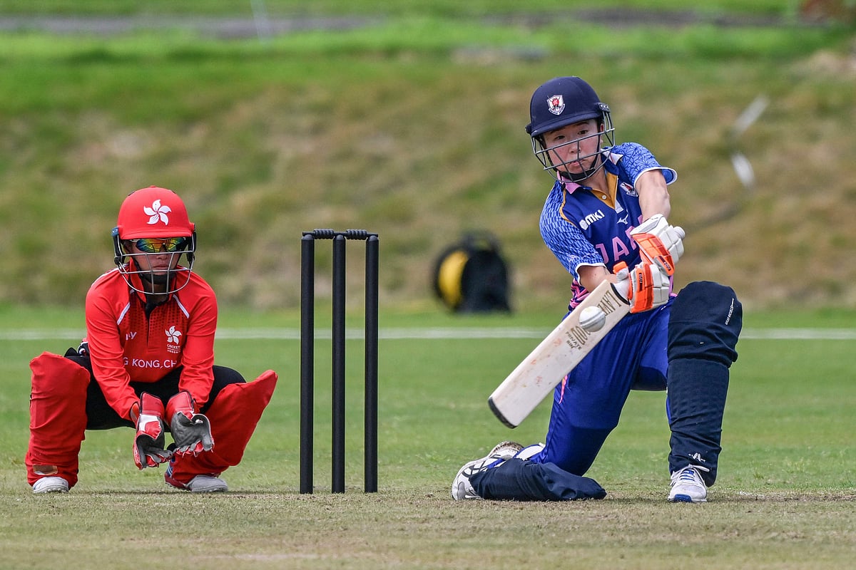 ছবিটি ৪ জুন জাপান–হংকং নারী ক্রিকেট দলের। ব্যাটিংয়ে জাপান অধিনায়ক মাই ইয়ানাগিদা।
