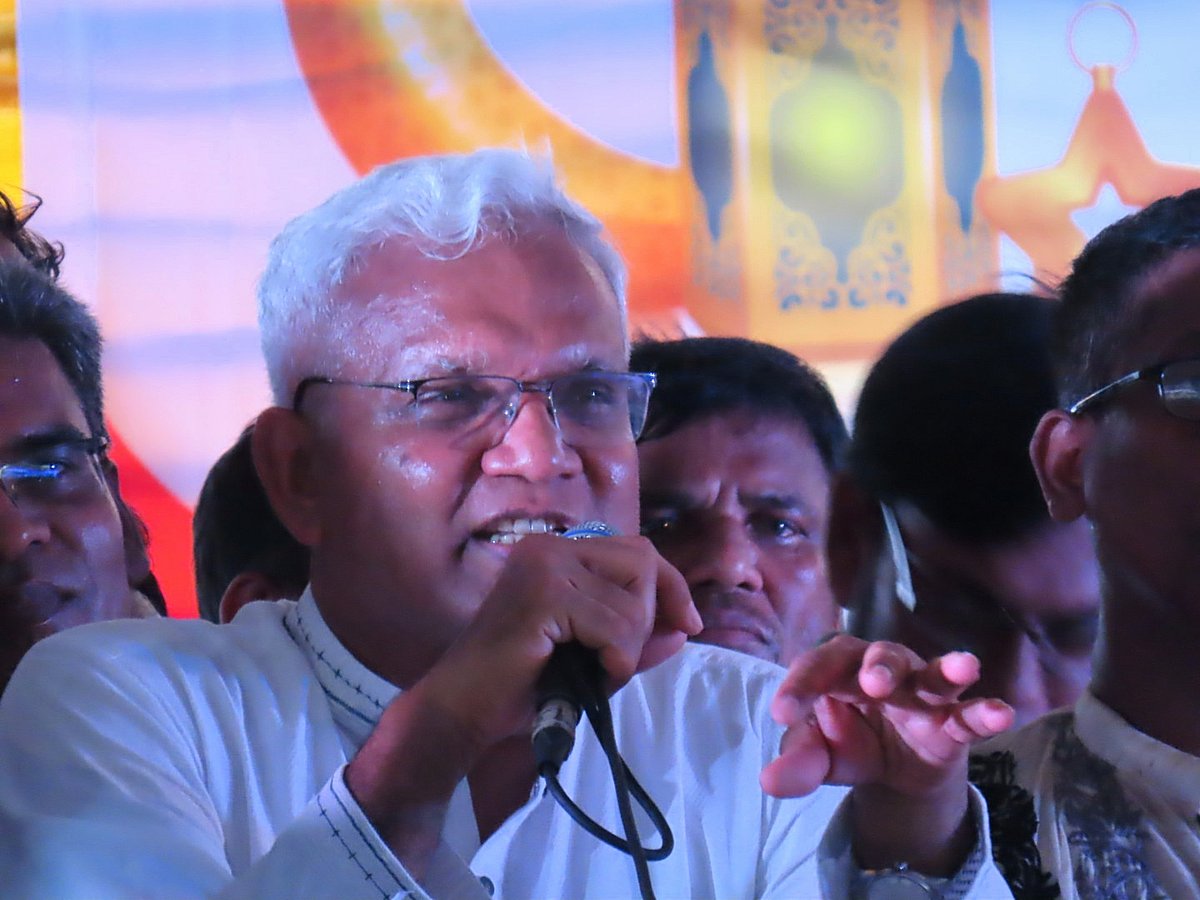 শ্রীপুর উপজেলার কালীনারায়ণ উচ্চবিদ্যালয়ে আয়োজিত ঈদ পুনর্মিলনী ও গণসংবর্ধনা অনুষ্ঠানে বক্তব্য দেন জাহিদ হোসেন। গতকাল  বৃহস্পতিবার সন্ধ্যায়