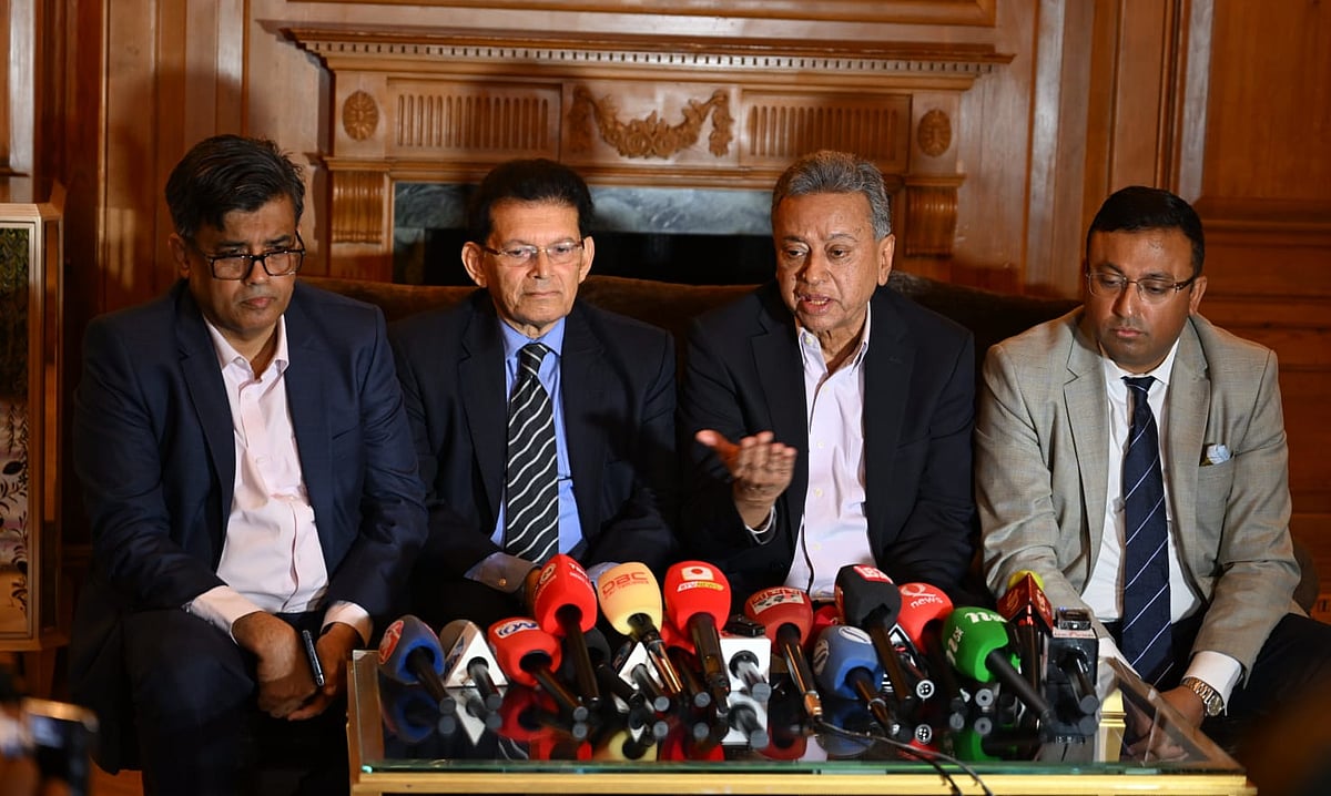 অধ্যাপক ইউনূস ও তারেক রহমানের বৈঠকের পর যৌথ ব্রিফিং অনুষ্ঠিত হয়