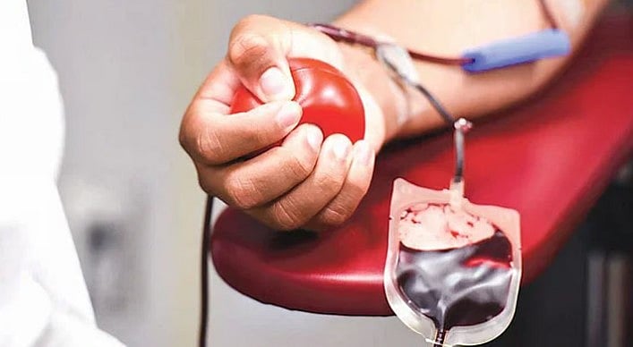 ‘রক্তদান জীবনদান, তাই নিয়মিত রক্তদানের অভ্যাস গড়ে তুলুন।’