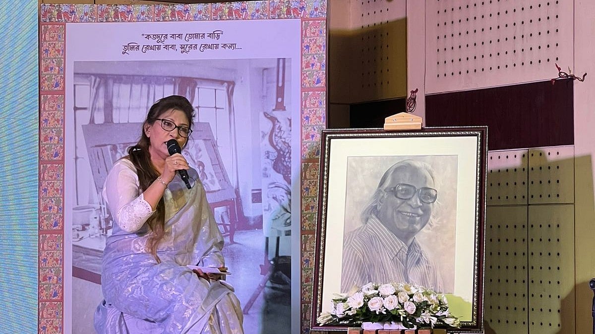 গান প্রকাশ অনুষ্ঠানে শুমোনা হাসান। সংগৃহীত