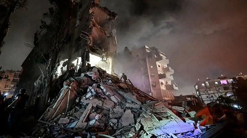 ইরানের ক্ষেপণাস্ত্রে ইসরায়েলে ব্যাপক ক্ষয়ক্ষতি হলেও প্রাণহানি কম যে কারণে  | প্রথম আলো