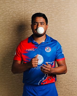 থারিন্দু রত্নায়েকে