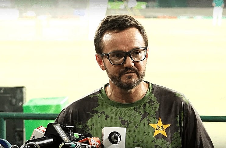 পাকিস্তানের ওয়ানডে ও টি–টোয়েন্টি কোচ মাইক হেসন