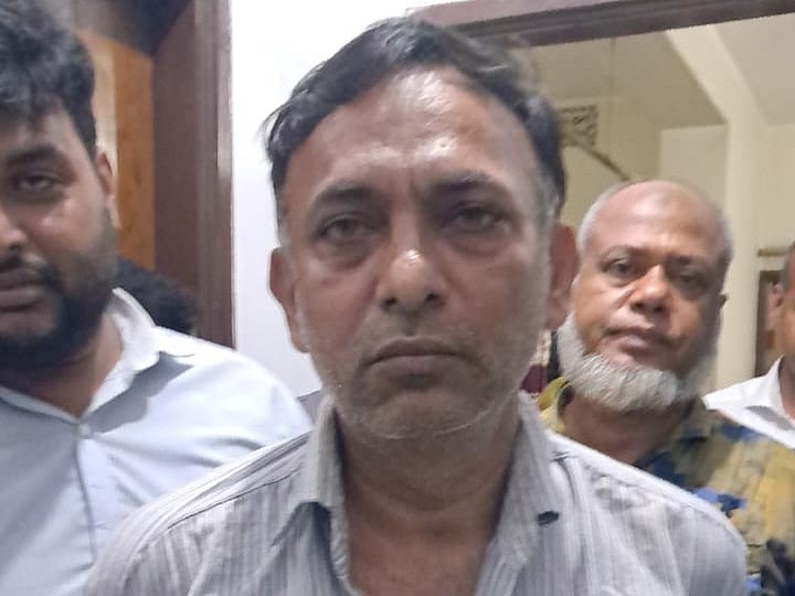 গ্রেপ্তার খোরশেদ আলম ঢাকা দক্ষিণ সিটি করপোরেশনের সাবেক মেয়র শেখ ফজলে নূর তাপসের বিশেষ প্রতিনিধি হিসেবে পরিচিত ছিলেন। সোমবার তাঁকে গ্রেপ্তার করেছে সিআইডির ঢাকা মেট্রো দক্ষিণ বিভাগের একটি টিম