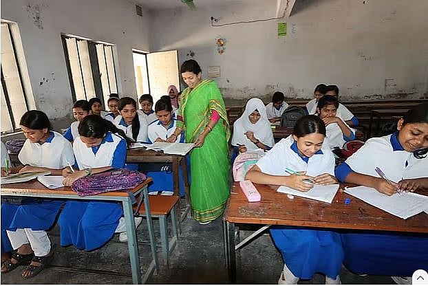 শিক্ষাপ্রতিষ্ঠানে প্রবেশ পর্যায়ে শূন্য থাকা ১ লাখ ৮২২ জন শিক্ষক নিয়োগে ষষ্ঠ গণবিজ্ঞপ্তি প্রকাশ করা হয়েছে
