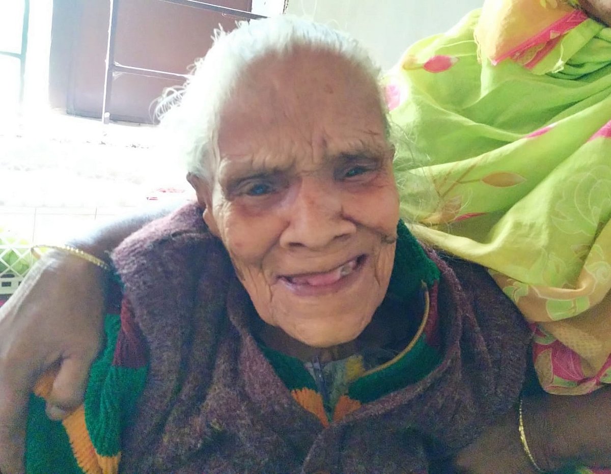 কিশোরগঞ্জের নারী মুক্তিযোদ্ধা সখিনা বেগম মারা গেছেন। ছবিটি বাজিতপুর উপজেলার হিলচিয়ার বড়মাইপাড়া এলাকায় চলতি বছরের মার্চ মাসে তোলা