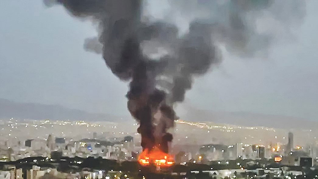 ইসরায়েল-ইরান আকাশযুদ্ধ চলাকালে ইরানের তেহরানের একটি এলাকা