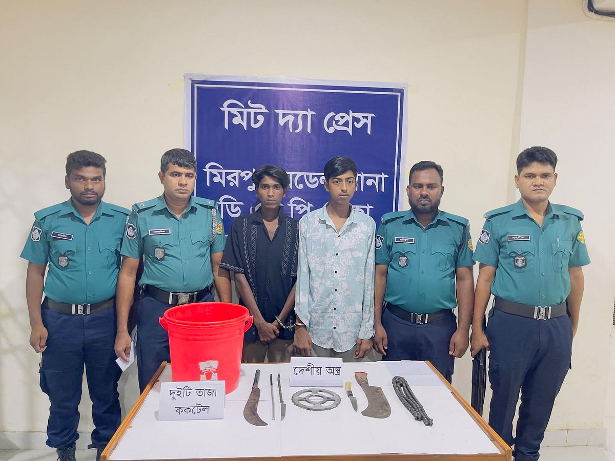 বিস্ফোরক, দেশীয় অস্ত্রসহ গ্রেপ্তার হওয়া দুজন