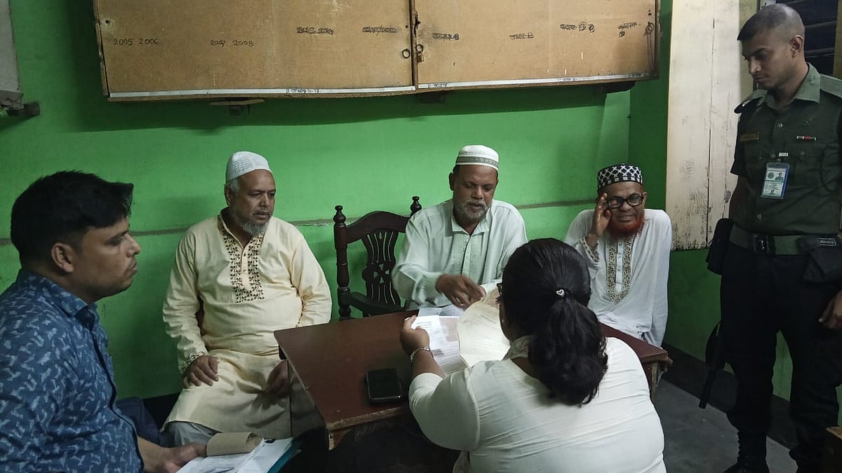 ফরিদপুরে বাল্যবিবাহ নিরোধ আইন লঙ্ঘনের দায়ে কাজিকে ৫০ হাজার টাকা জরিমানা করেছে ভ্রাম্যমাণ আদালত