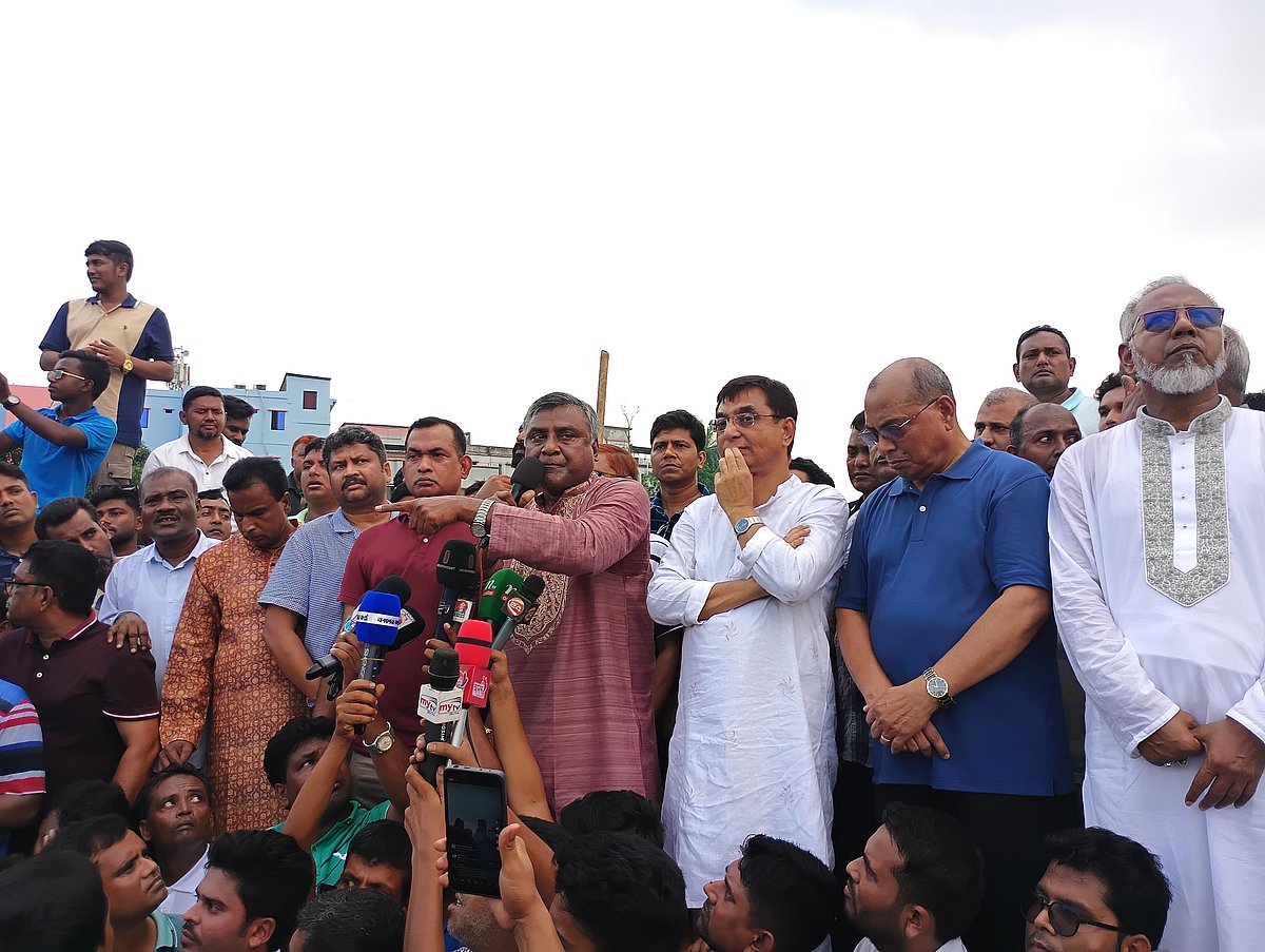 কালিয়াকৈরে বিএনপির ঐক্য সমাবেশ। রোববার বিকেলে কালিয়াকৈর উপজেলা বাসস্ট্যান্ড এলাকায়