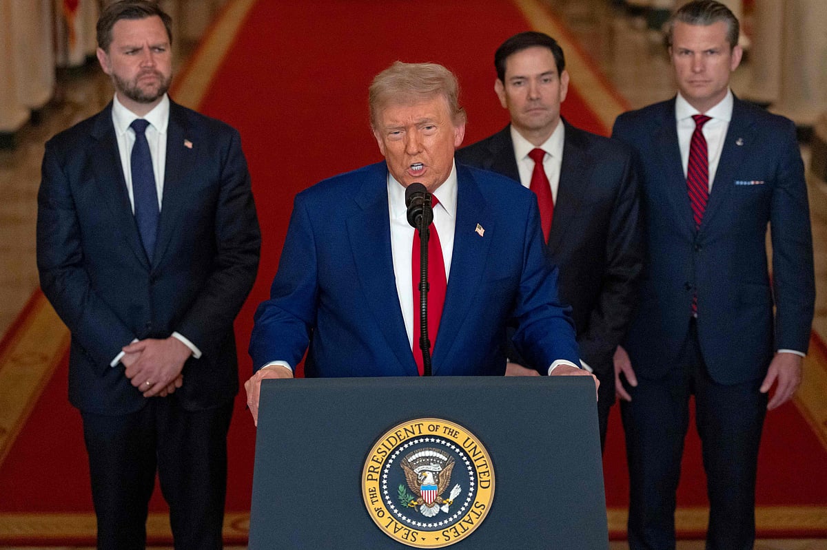 প্রেসিডেন্ট ট্রাম্প ইরানে তিনটি পরমাণু স্থাপনা ধ্বংস করার দাবি করেছেন। এটিকে তিনি ‘অসাধারণ সামরিক সাফল্য’ বলেও অভিহিত করেছেন।