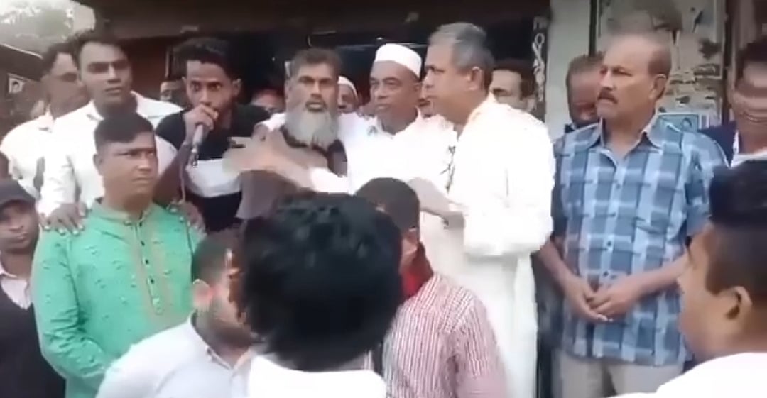 শ্রীপুর উপজেলার প্রহ্লাদপুর ইউনিয়ন ছাত্রদলের সভাপতি নাহিদ হাসান দলীয় এক সভায় ‘মুজিবীয় শুভেচ্ছা’ জানান