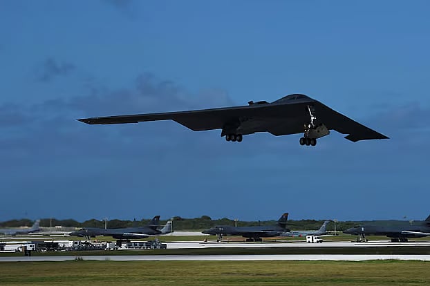 যুক্তরাষ্ট্রের বি-২ স্টেলথ বোমারু বিমান