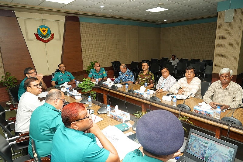 ২৭ জুন রথযাত্রা ও ৫ জুলাই উল্টো রথযাত্রা উপলক্ষে রাজধানীর নিরাপত্তা ও ট্রাফিক ব্যবস্থাপনা নিয়ে ঢাকা মহানগর পুলিশের সমন্বয় সভায় কর্মকর্তারা। সোমবার ডিএমপি সদর দপ্তরের সম্মেলনকক্ষে এই সভা হয়   ছবি: ডিএমপি নিউজ২৭ জুন রথযাত্রা ও ৫ জুলাই উল্টো রথযাত্রা উপলক্ষে রাজধানীর নিরাপত্তা ও ট্রাফিক ব্যবস্থাপনা নিয়ে ঢাকা মহানগর পুলিশের সমন্বয় সভায় কর্মকর্তারা। সোমবার ডিএমপি সদর দপ্তরের সম্মেলনকক্ষে এই সভা হয়