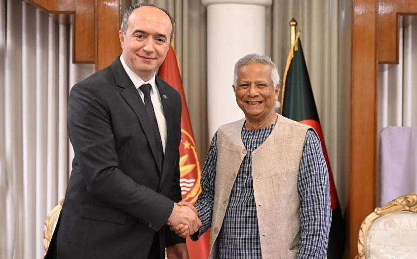 মঙ্গলবার যমুনায় প্রধান উপদেষ্টা ড. মুহাম্মদ ইউনূসের সঙ্গে বাংলাদেশে নিযুক্ত কসোভোর রাষ্ট্রদূতের সৌজন্য সাক্ষাৎ