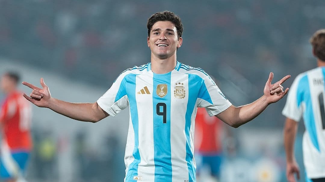 আর্জেন্টিনার বিশ্বকাপজয়ী ফরোয়ার্ড হুলিয়ান আলভারেজ