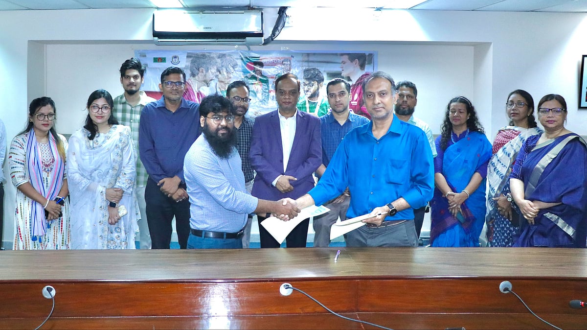 সমঝোতা স্মারক স্বাক্ষর অনুষ্ঠানে অতিথিরা